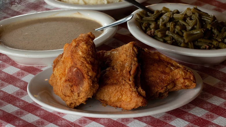 stroud's fried chicken, gravy, and green beans