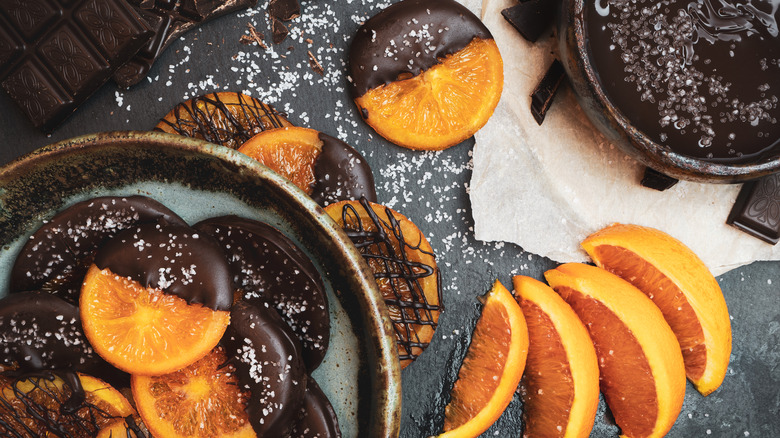 Candied oranges with dark chocolate