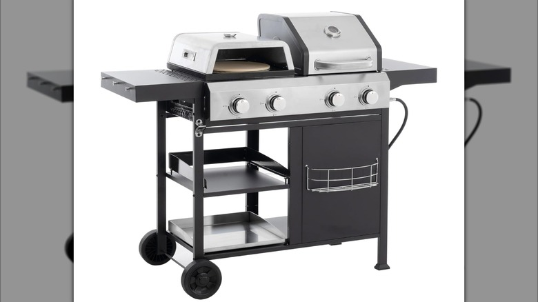 Free-standing Decksplore 2+2 Multi-function Burner GasGrill and Griddle Combo with two cooking spaces