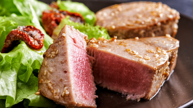 Seared tuna with salad