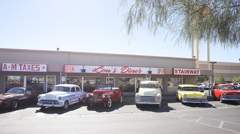 Exterior shot of Lou's Diner in Nevada