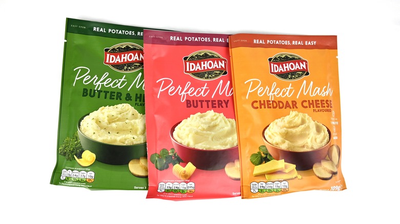 Pouches of Idahoan instant mashed potatoes