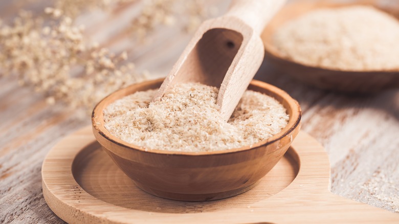 psyllium husk powder in a bowl 