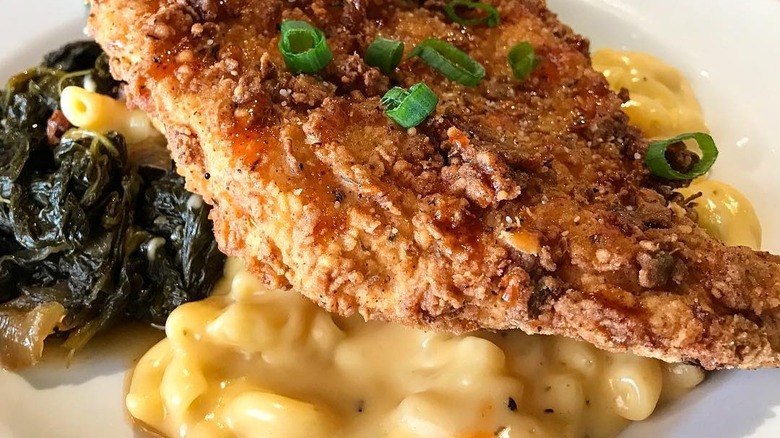 fried chicken over mac