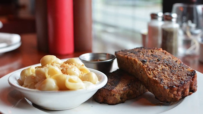 mac and cheese with brisket 