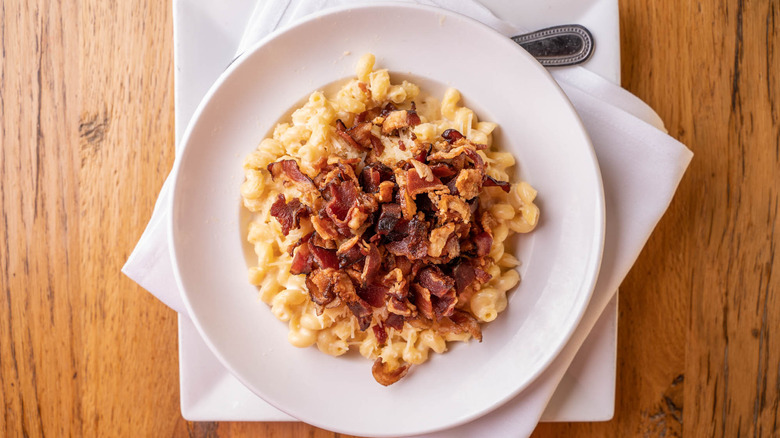 Bacon macaroni and cheese