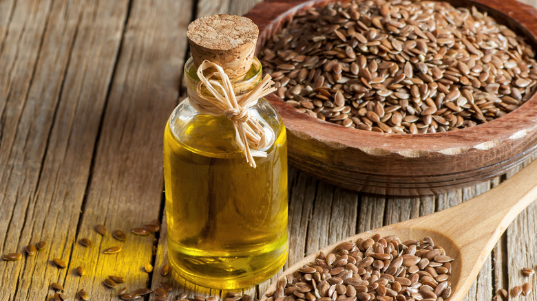 flaxseeds and flaxseed oil
