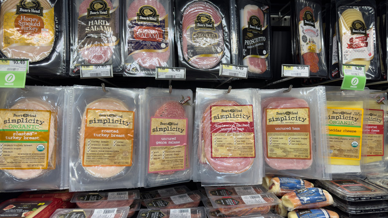 Boar's head deli meats on grocery shelf