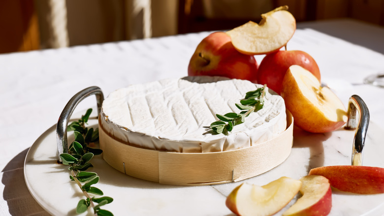 brie with sprig and apple