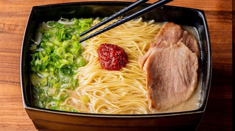 Tonkotsu ramen in rectangular bowl