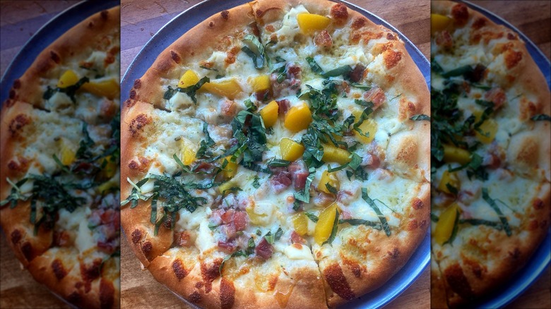 peach and caramelized pancetta pizza