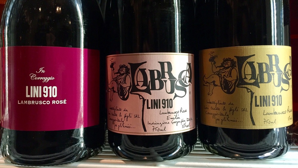 Bottle of lini rose lambrusco