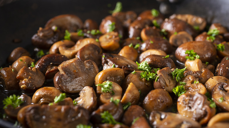 roasted button mushrooms with parsley