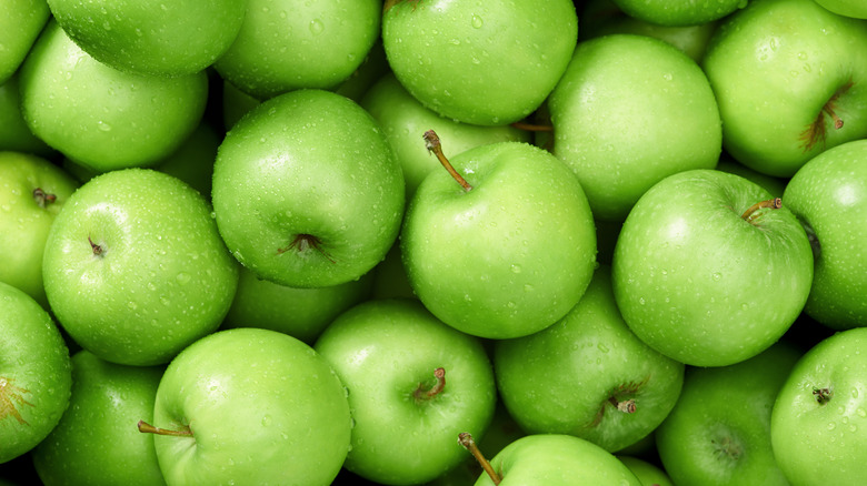 green apples