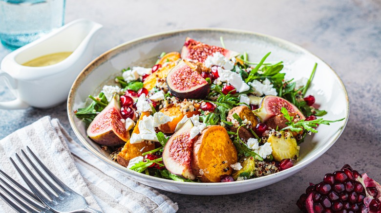 arugula salad with quartered figs