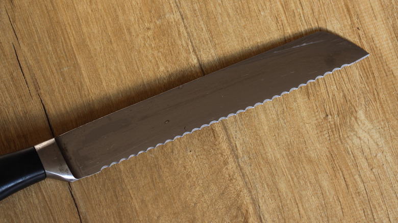 serrated knife