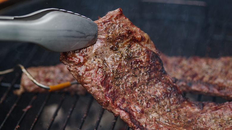 Grilling skirt steak