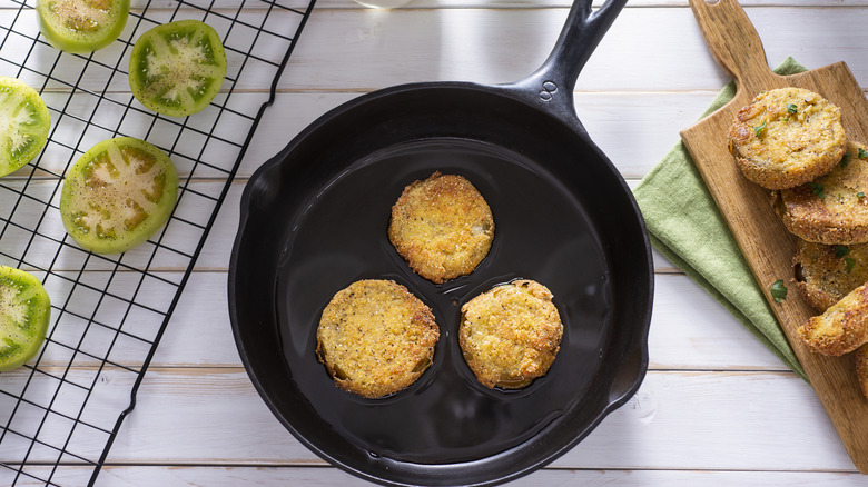 frying green tomatoes