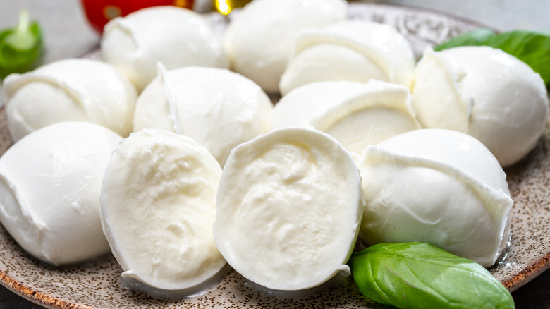 fresh mozzarella di buffala balls