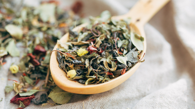 Loose leaf tea in spoon