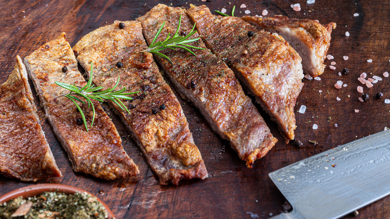 slices of pork skirt steak