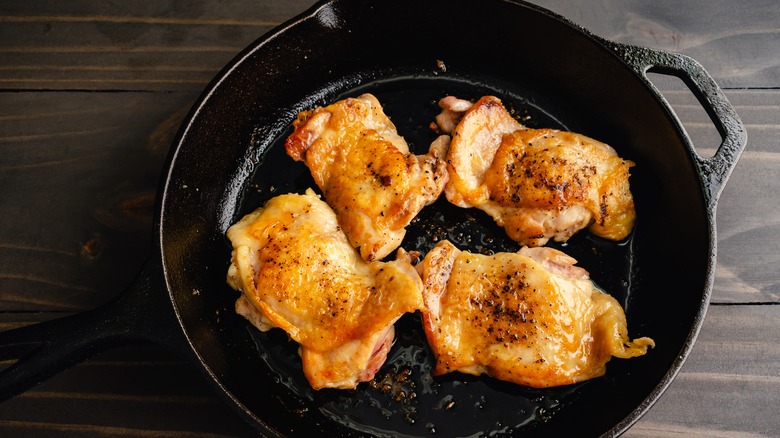 Crispy chicken in skillet