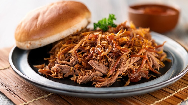 pulled pork sandwich