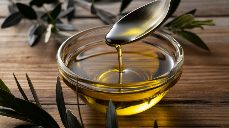 Olive oil in glass bowl