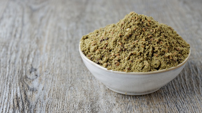 bowl of za'atar spice blend