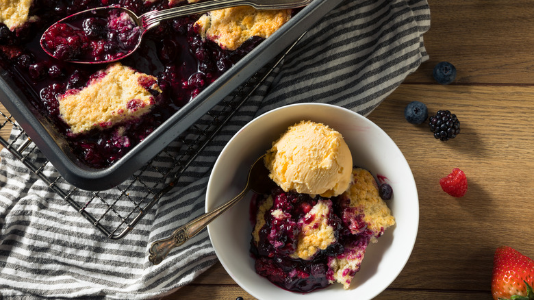 Berry cobbler with ice cream