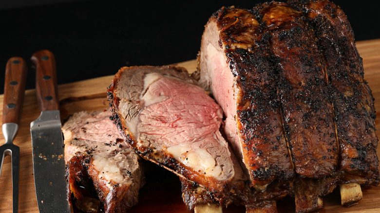 sliced roasted prime rib