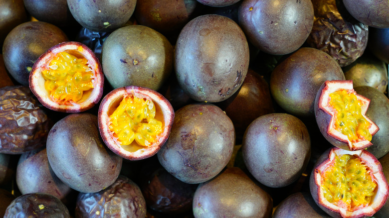 The Best Ways To Tell Passionfruit Is Ripe And Ready To Eat 