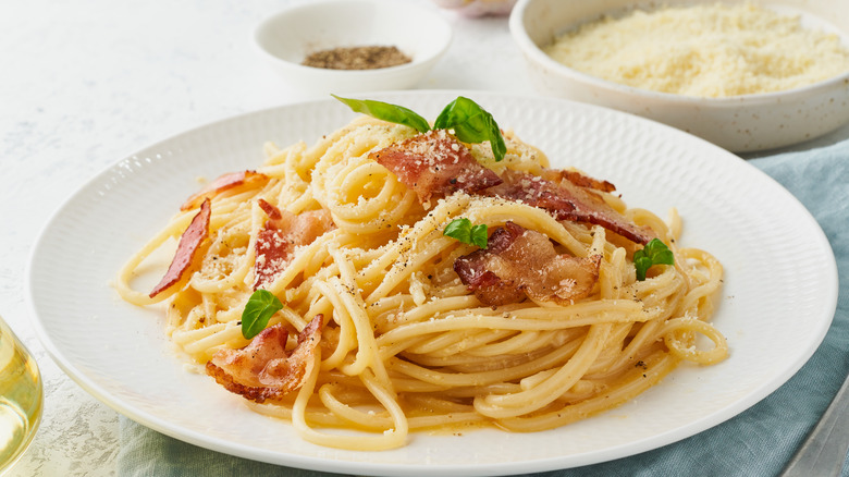 carbonara spaghetti dish