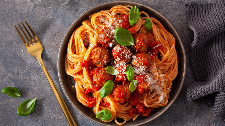 plate of spaghetti and meatballs