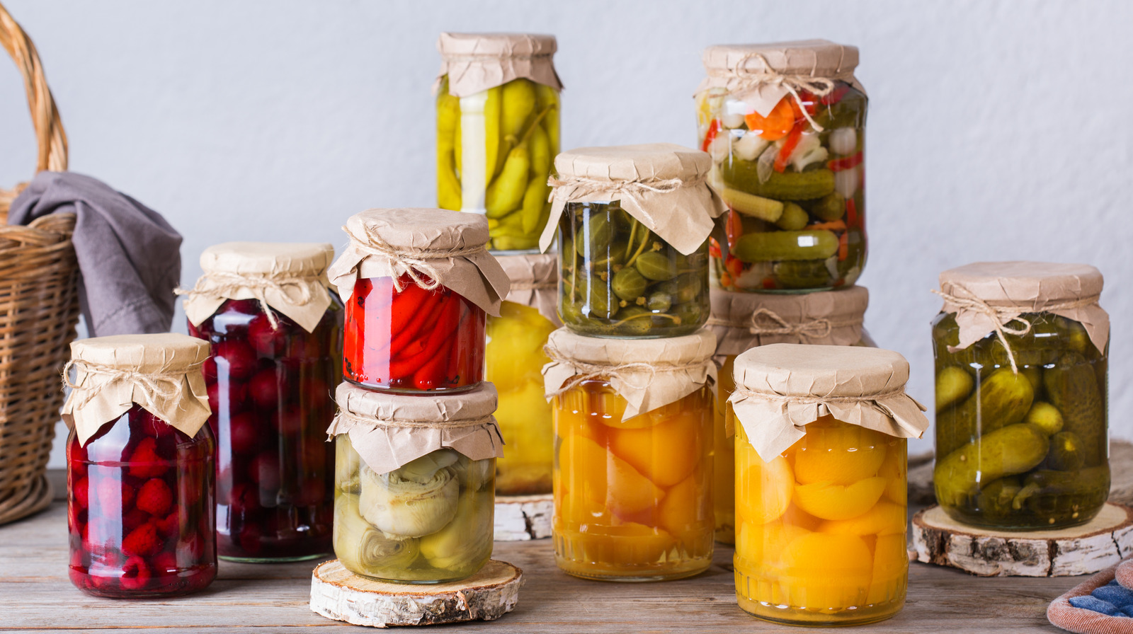 https://www.tastingtable.com/img/gallery/the-biggest-mistake-to-avoid-when-canning-your-own-food/l-intro-1661196331.jpg