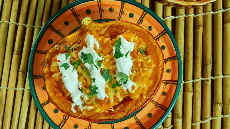 Buffalo chicken spaghetti squash