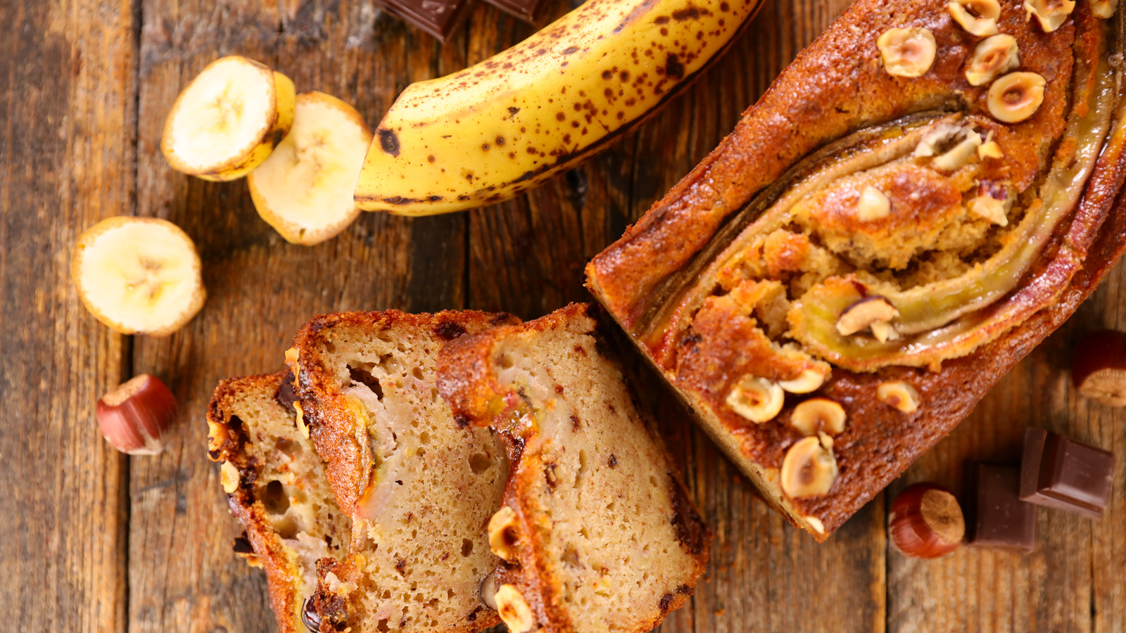 https://www.tastingtable.com/img/gallery/the-biggest-mistakes-everyone-makes-with-banana-bread/l-intro-1651531368.jpg