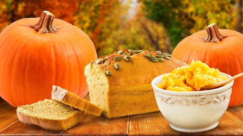 pumpkin bread with pumpkins