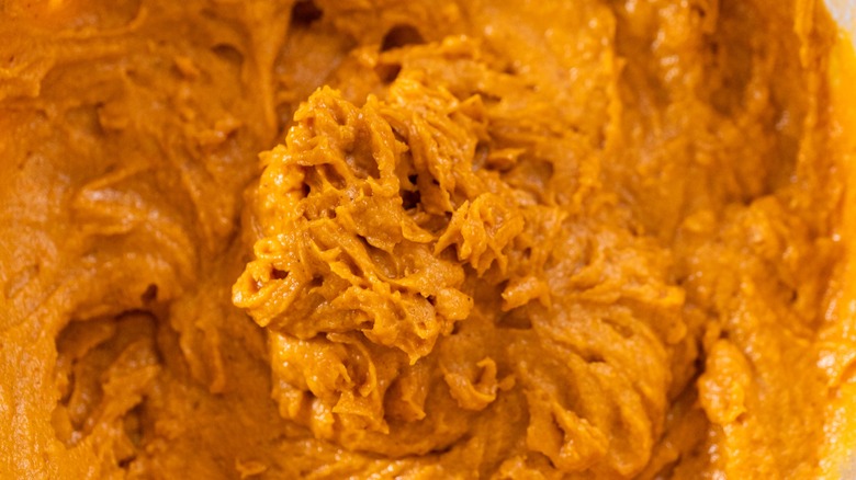 pumpkin bread batter in bowl