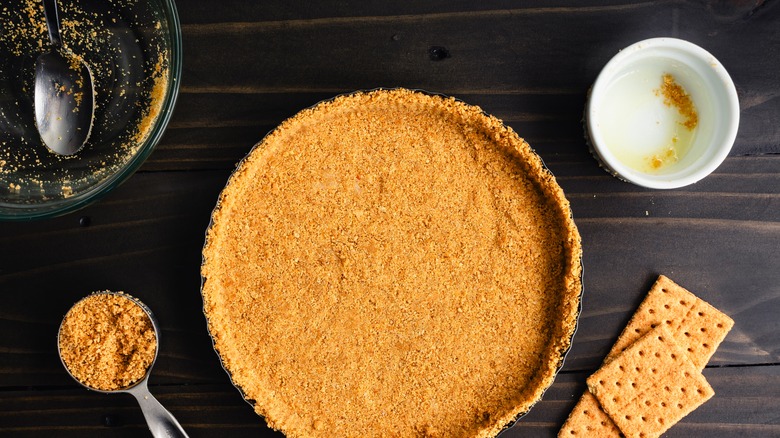 Graham cracker crust with bowl