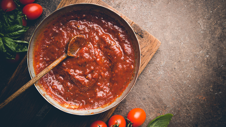 tomato sauce in pan