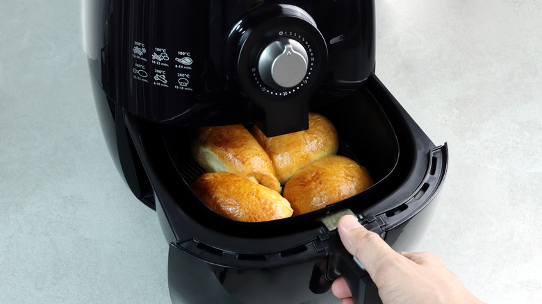 Air fried bread rolls