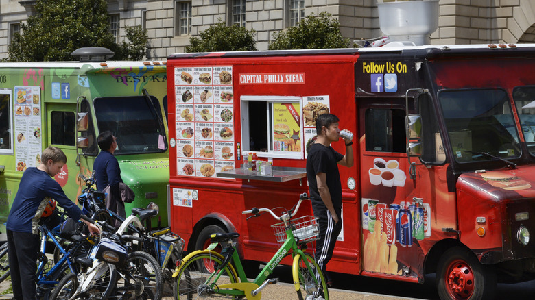 Food trucks in Washington DC 