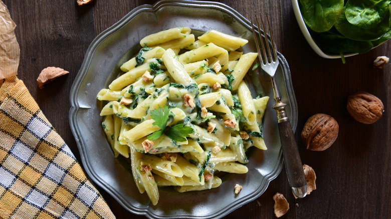 blue cheese pasta with walnuts