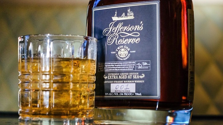 glass of Jefferson's Twin Oak bourbon