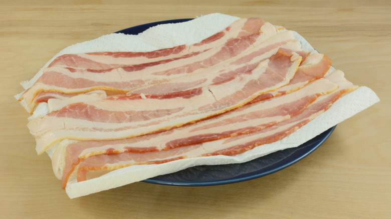 The Bowl Trick For Shatteringly Crisp Bacon In The Microwave