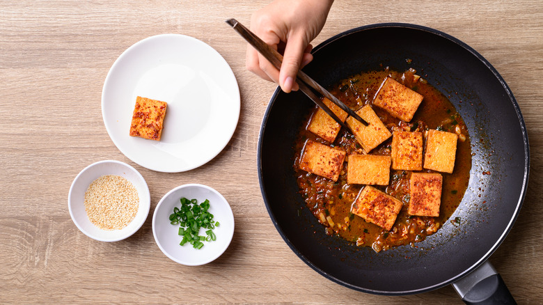 Braised tofu in pan