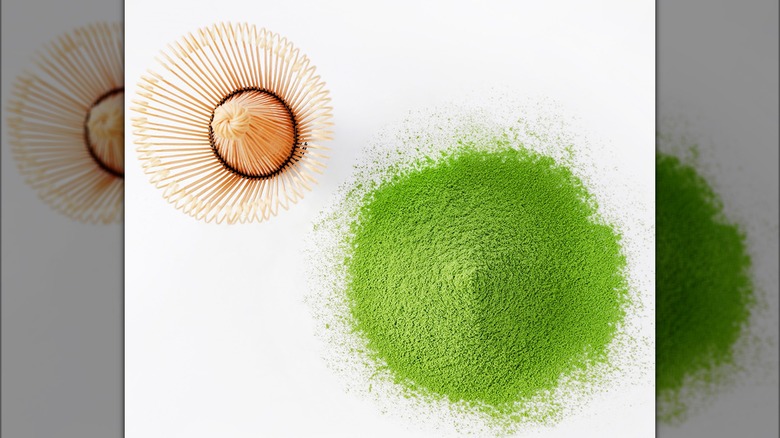 aiya matcha powder and whisk