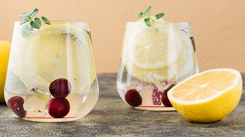 Sparkling lemonade cocktails