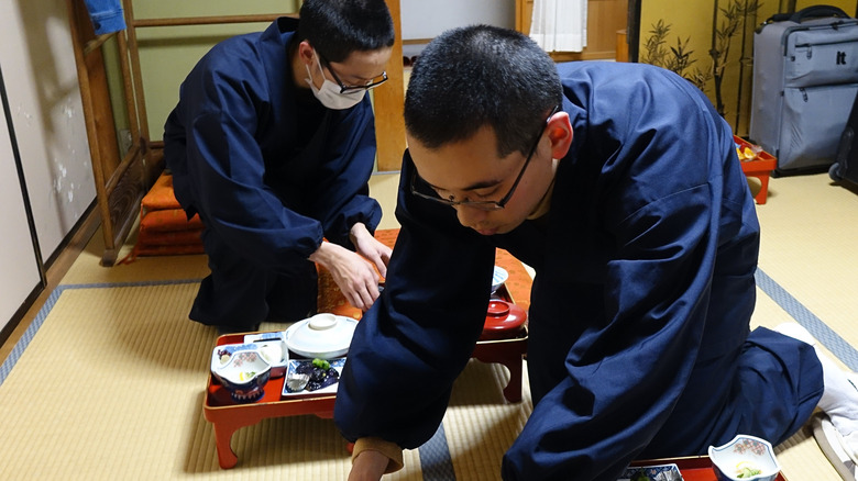 monks preparing shojin ryori meals